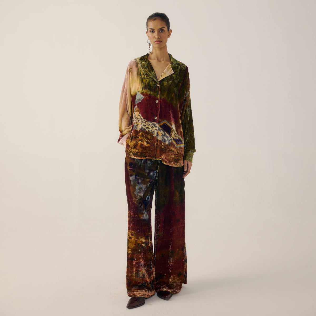 Lakesize Zoomed In Lounge Pants