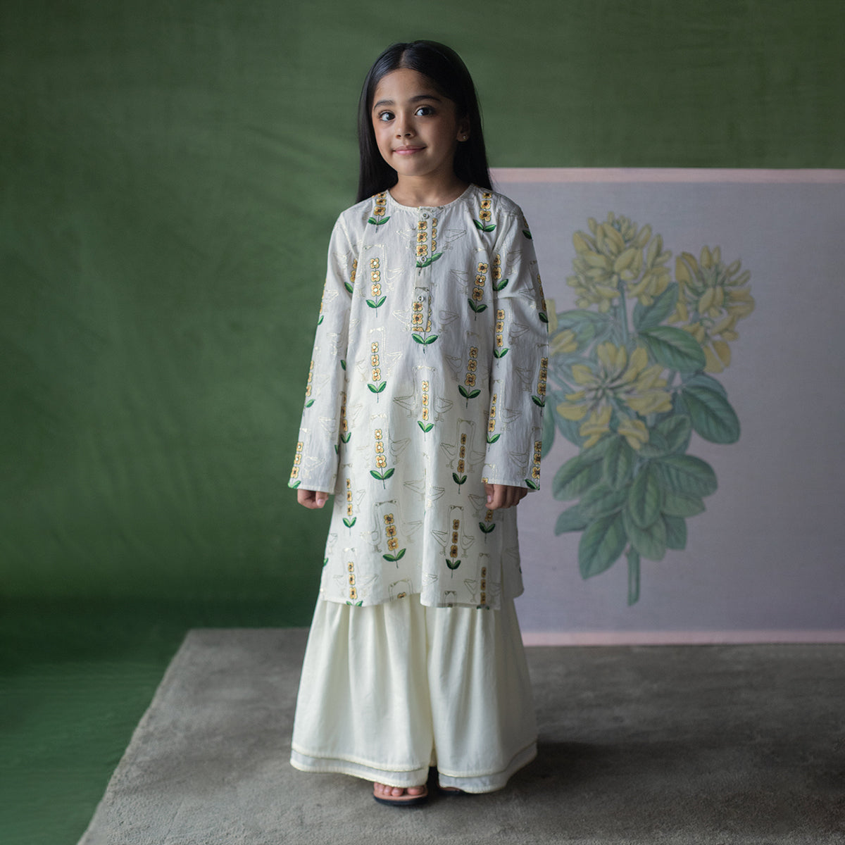 Pitonia Ivory Kameez, Sharara, dupatta set