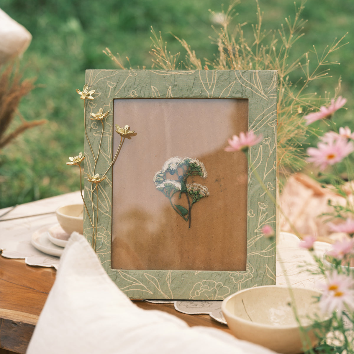 Wildflower Frame - Sage Green & Gold