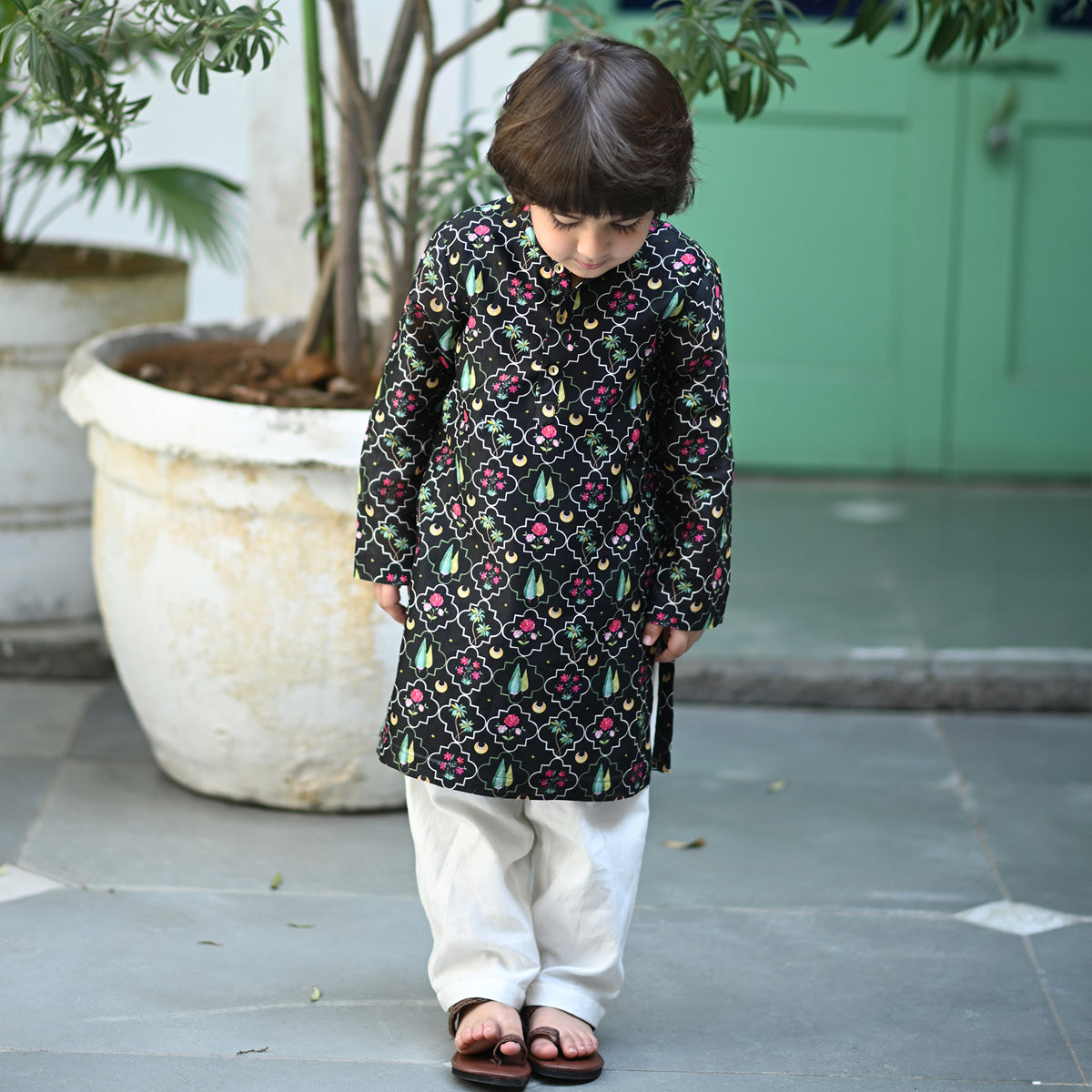 Arsh Kurta And Pyjama Set-Black Periyaar