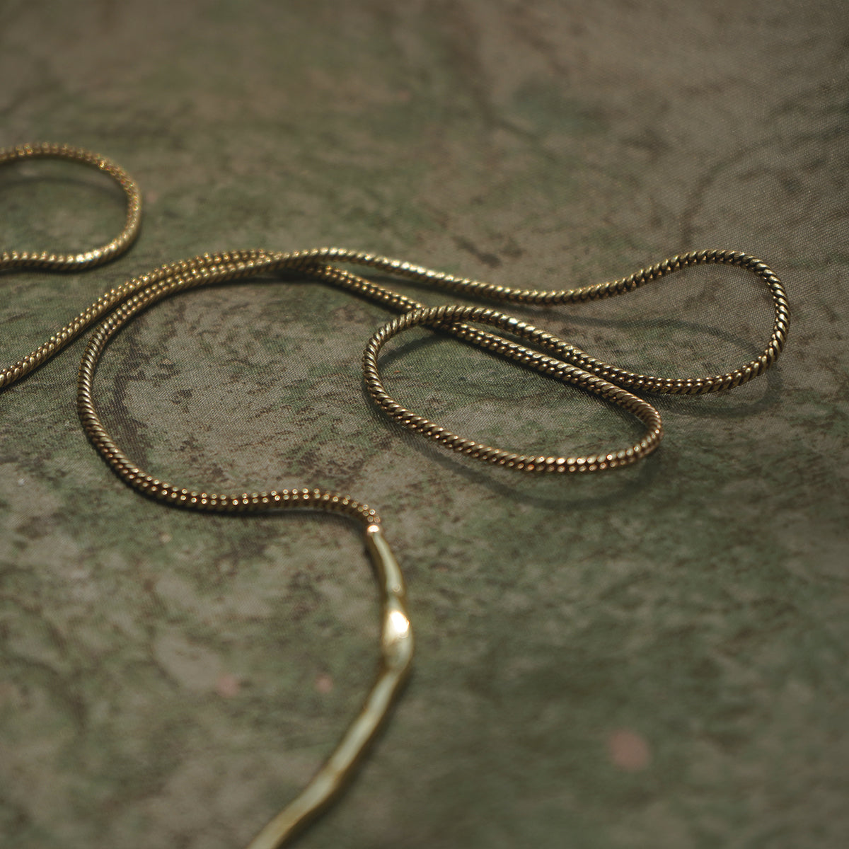 Humming Necklace - Brass