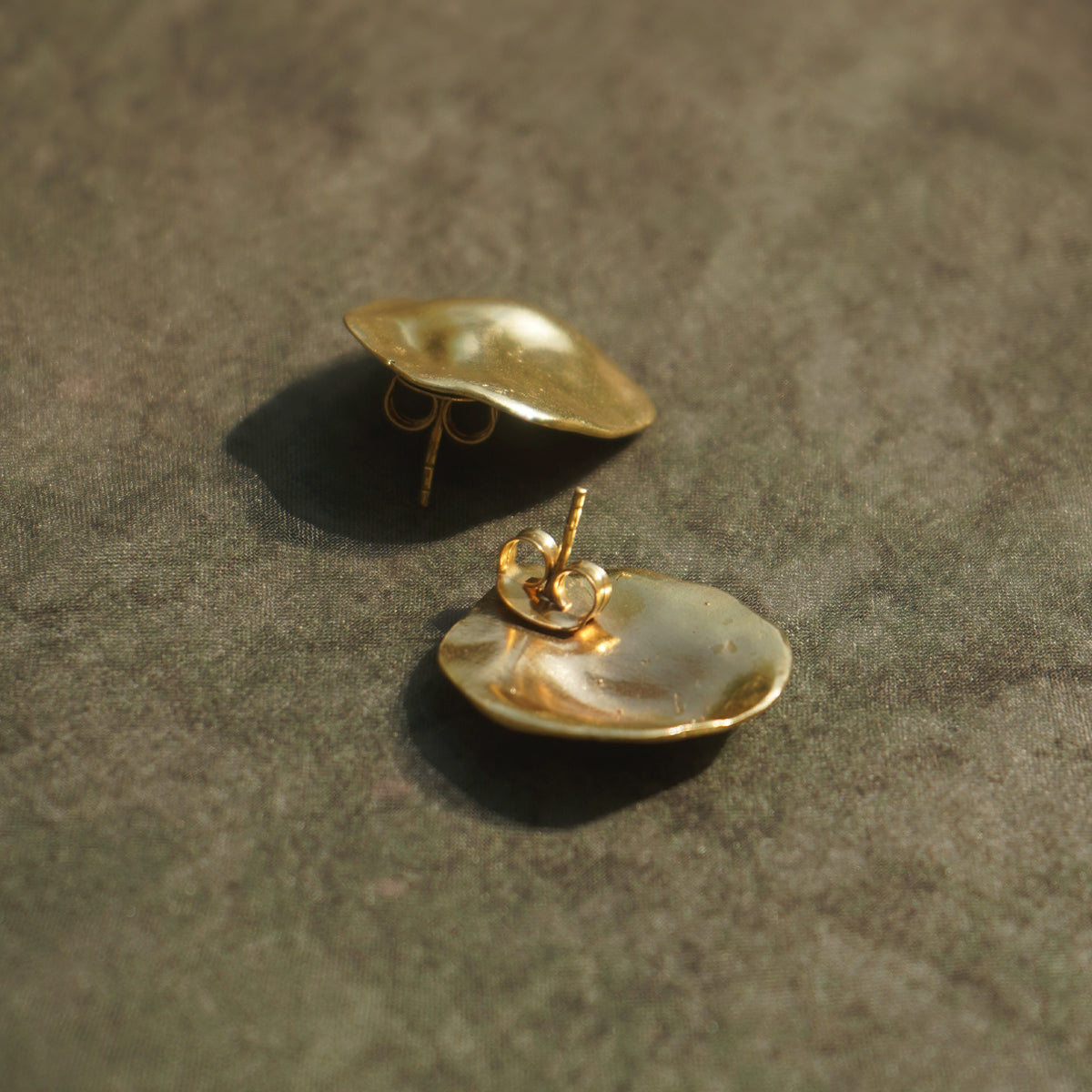 Drops Stud - Brass
