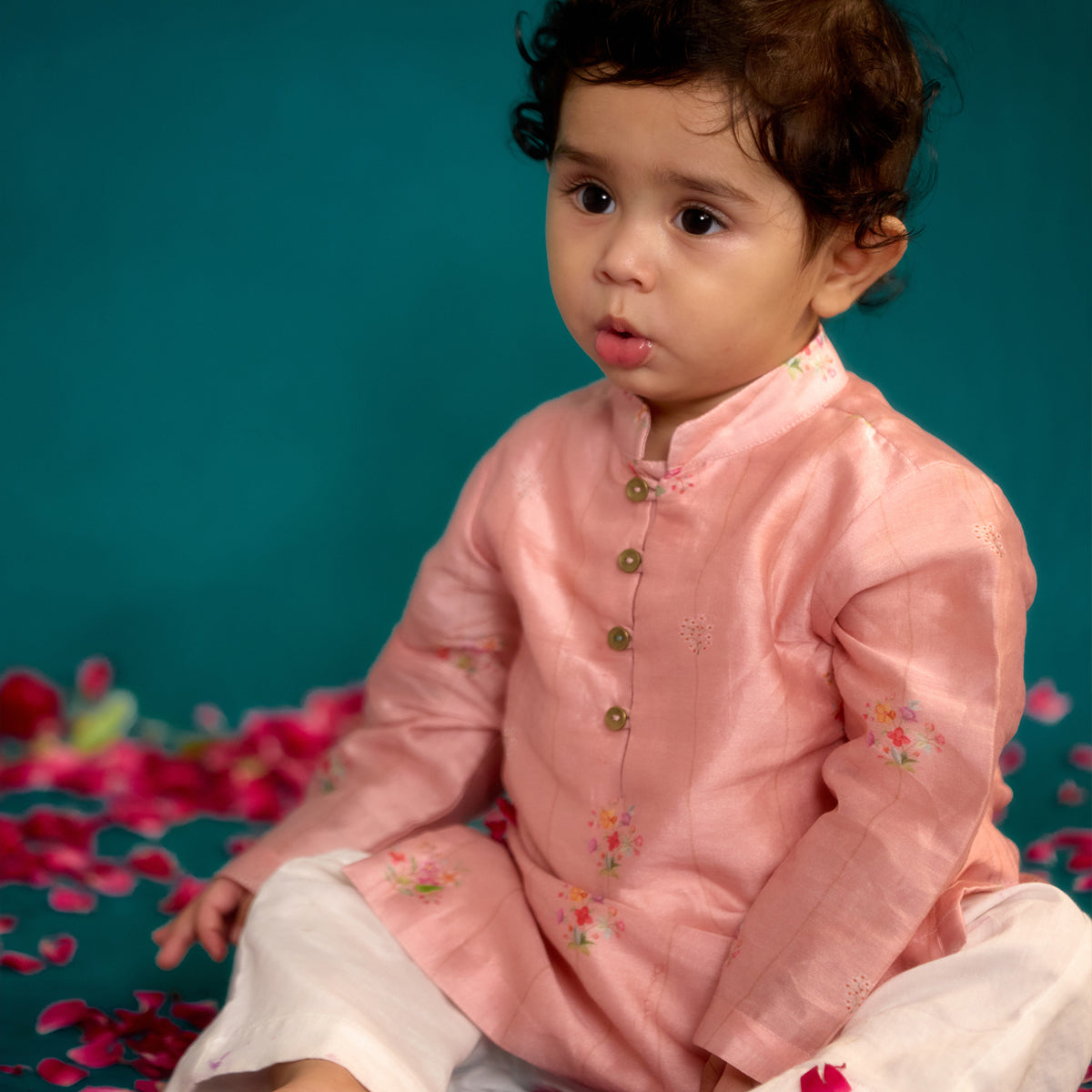 Seher Rekh Chitthi Kurta Set