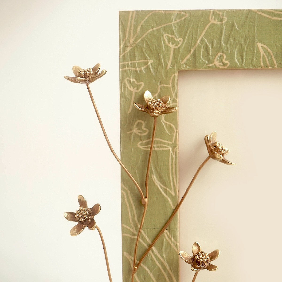 Wildflower Frame - Sage Green & Gold
