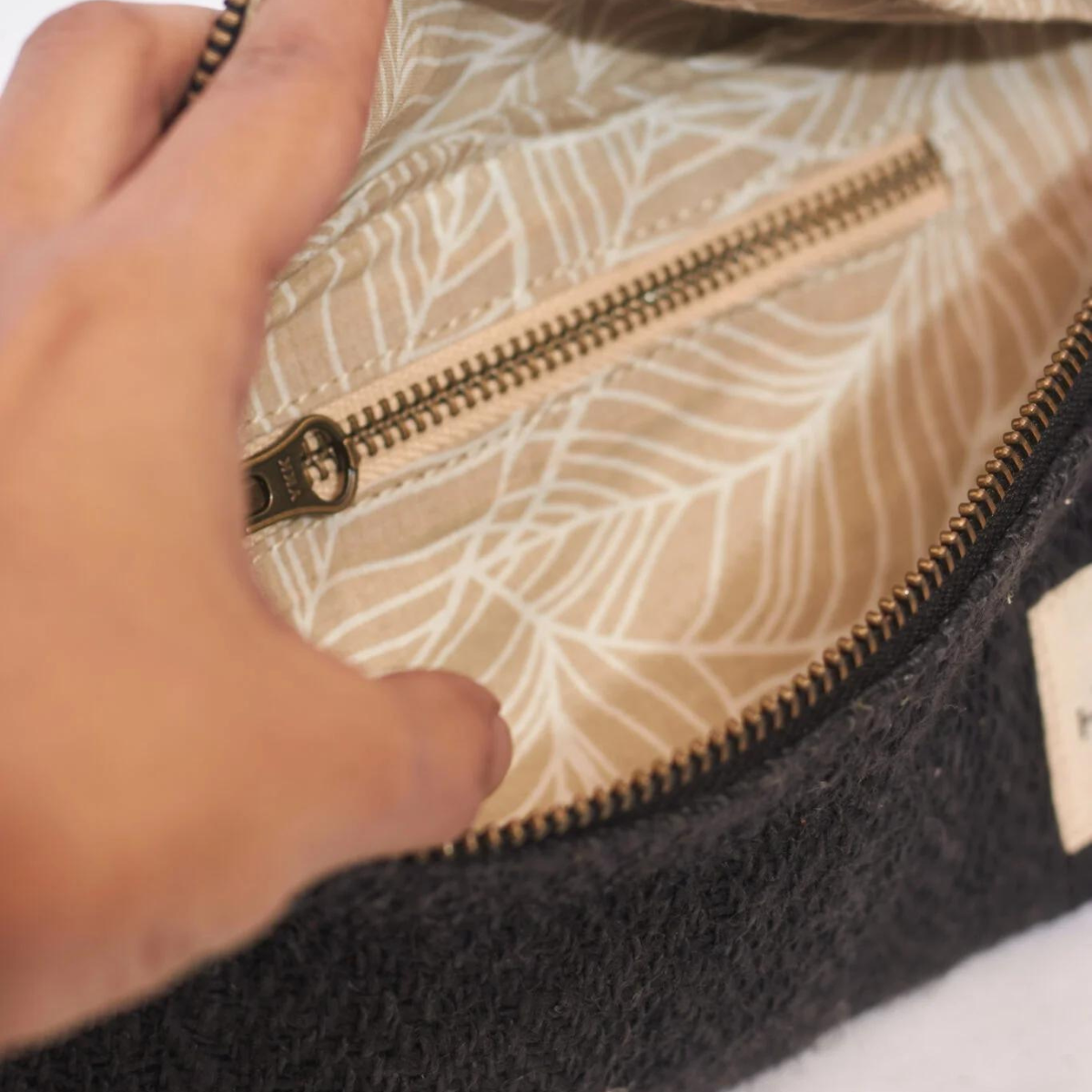 Hemp Waist Bag - Tannin Black