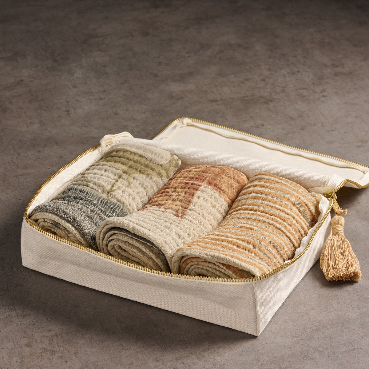 Miale- Set of 3 Hand Towels-Gmiale-Canvas Box