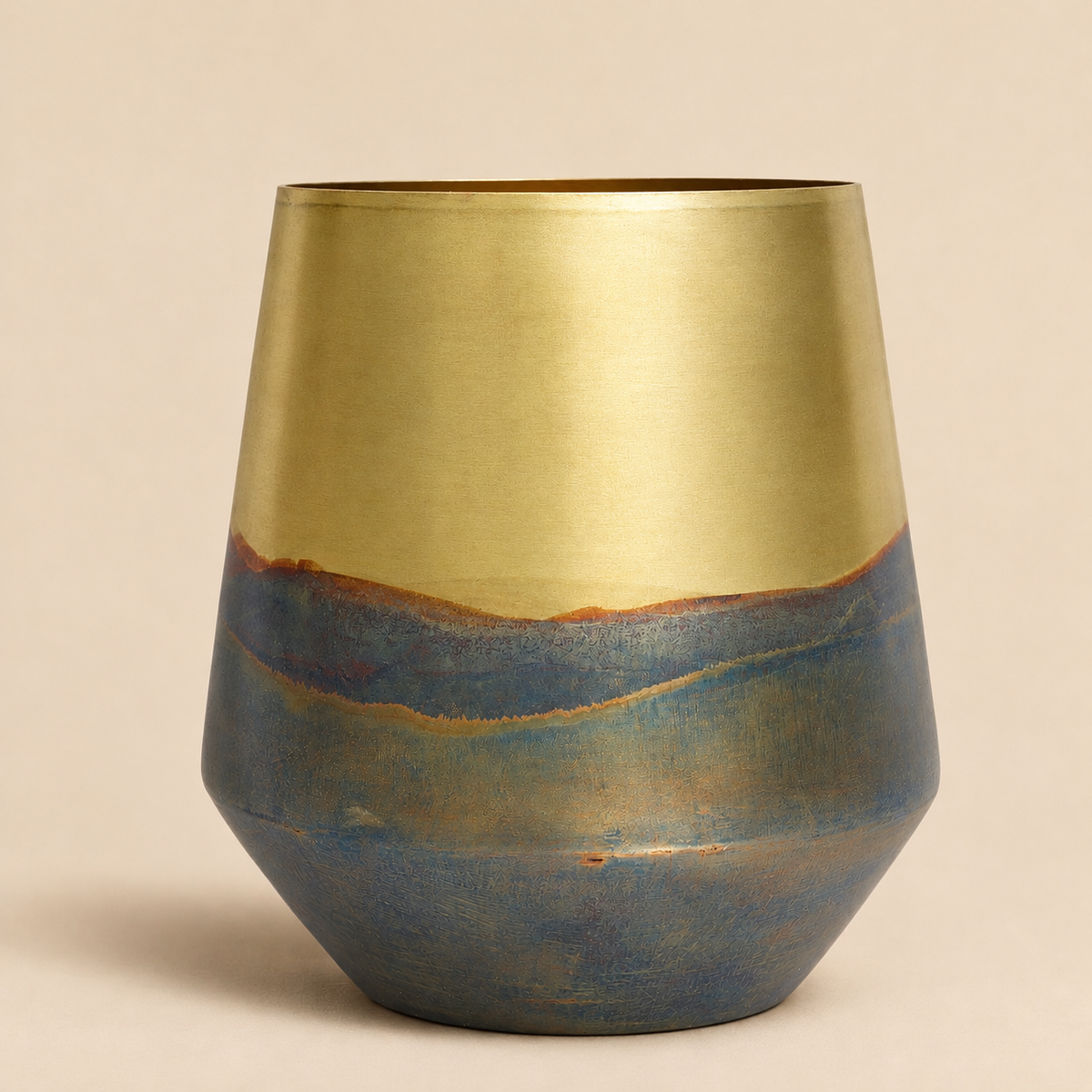 Aura Vase - Antique Gold