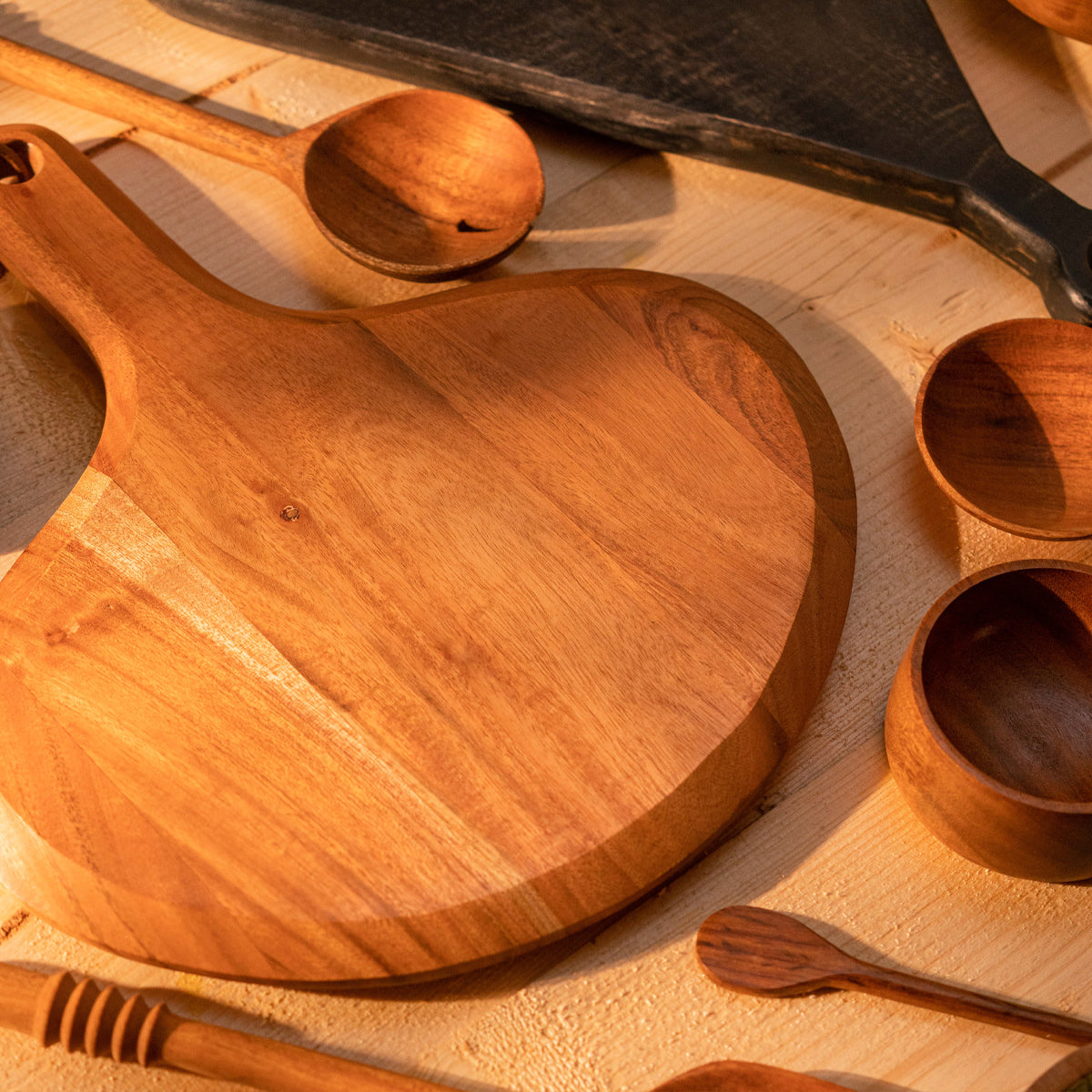 Tal - Oval Chopping Board With Handle