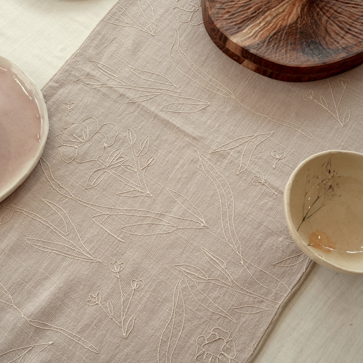 Bloom Table Runner - Beige