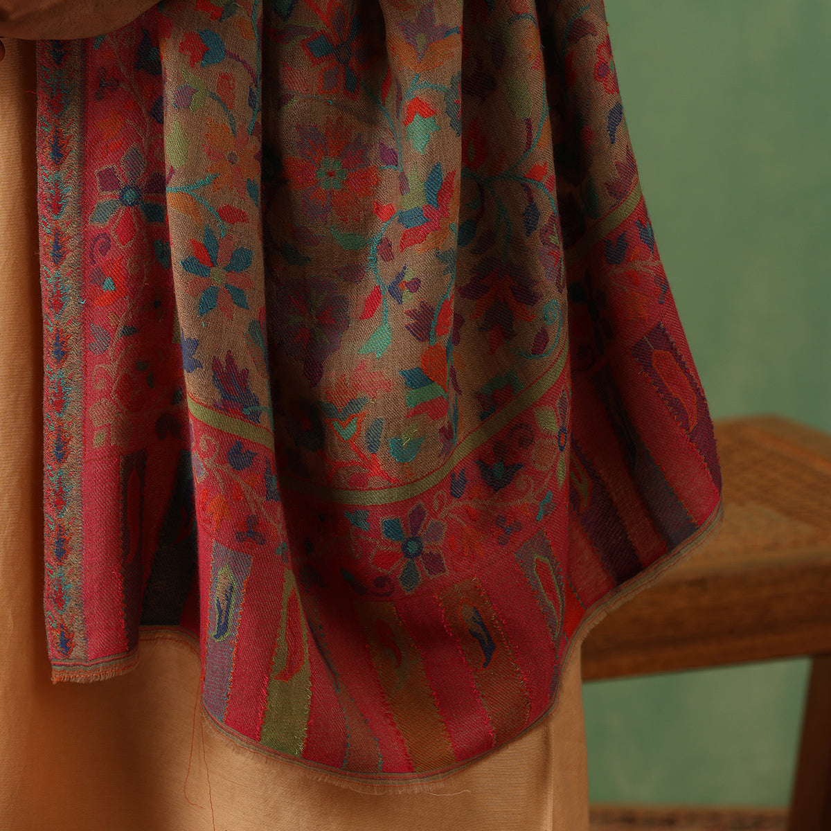 Eloitte Cashmere Stole