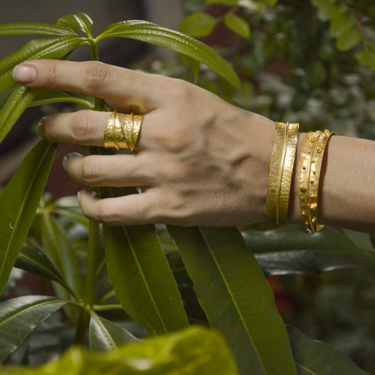 Dira Bangle | Gold