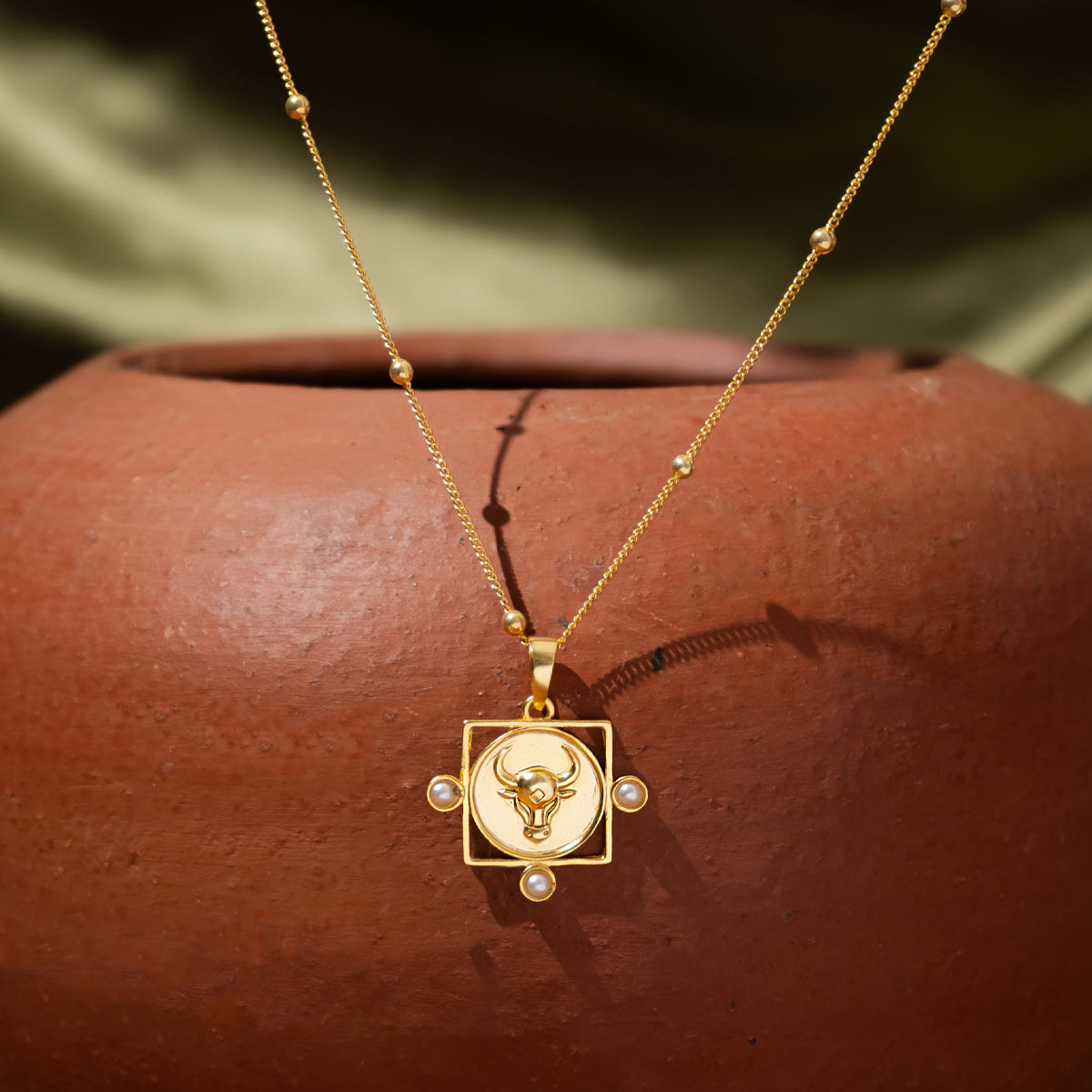 Gaura Necklace