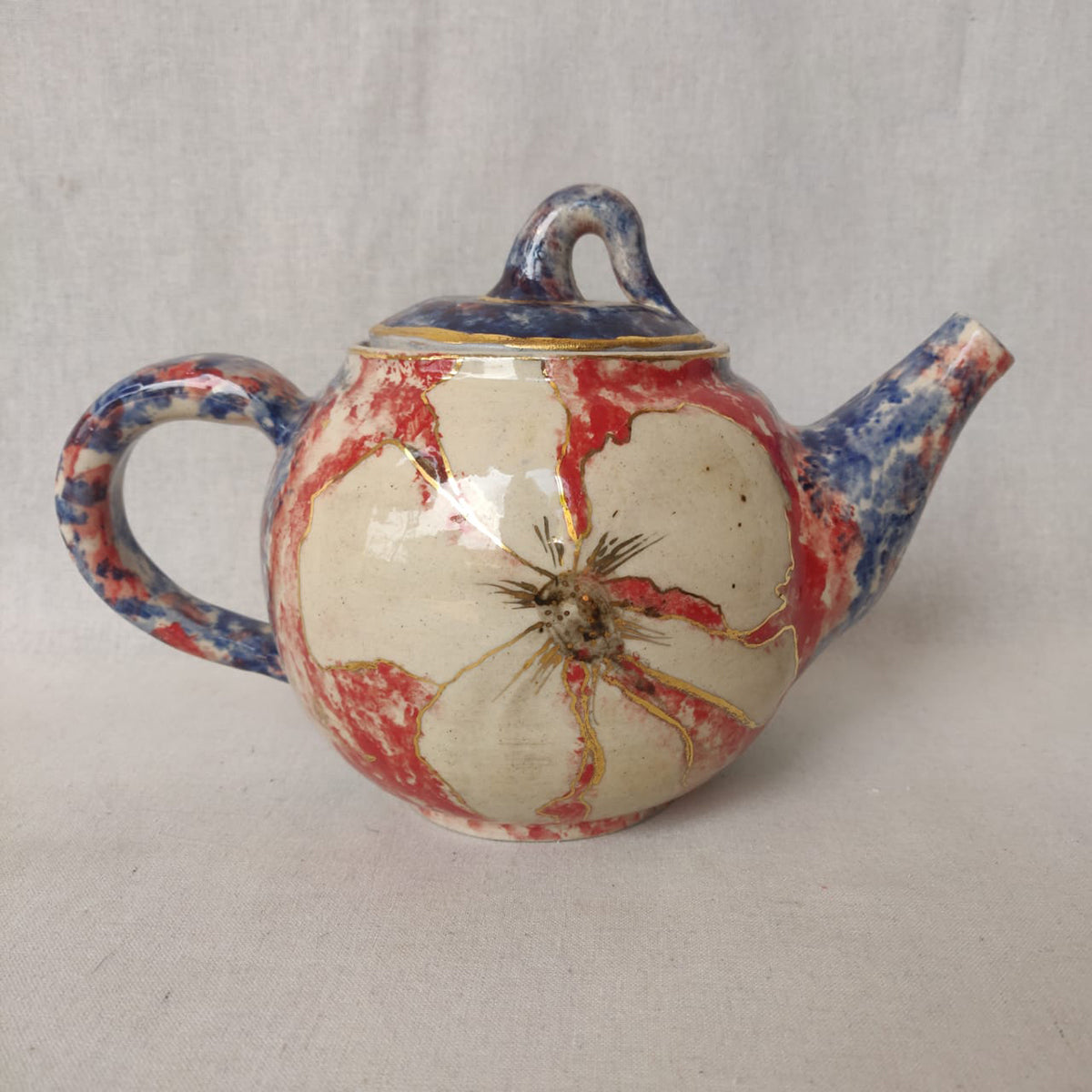 Lily Kettle | Handmade And Hand painted Kettle | Finished In 22 Carat Gold