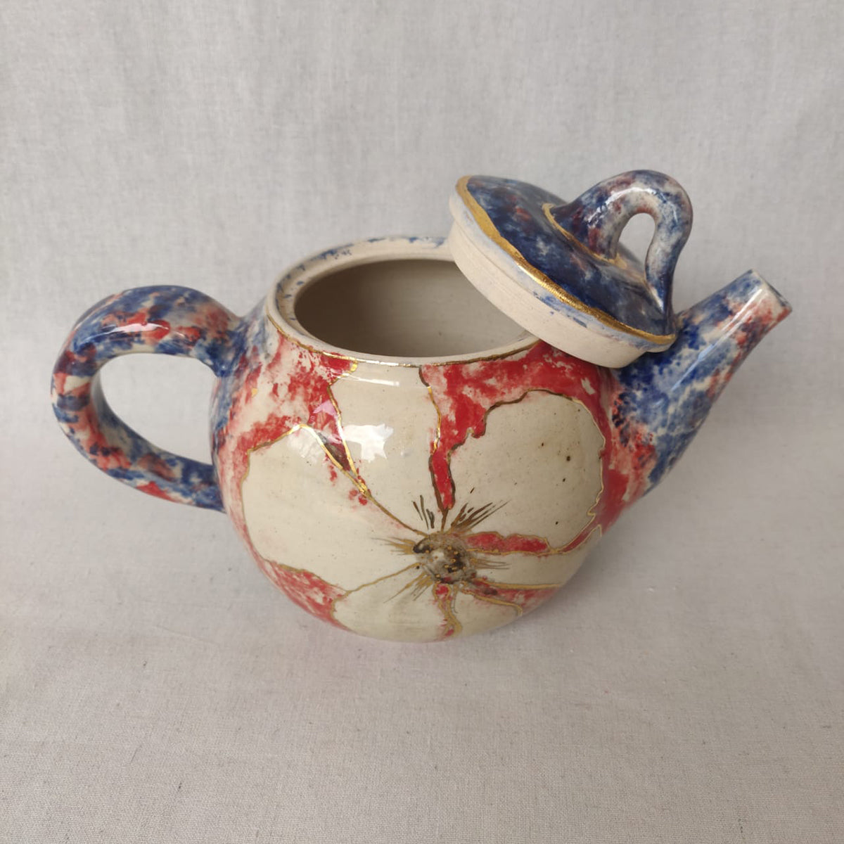 Lily Kettle | Handmade And Hand painted Kettle | Finished In 22 Carat Gold