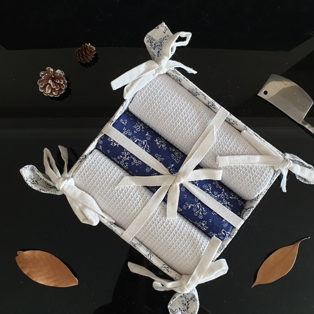 Kitchen Towels in a Basket (Set of 3) - Coral Reef Blue & White