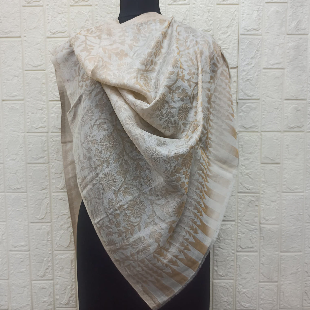 White Floral Woven Zari Stole
