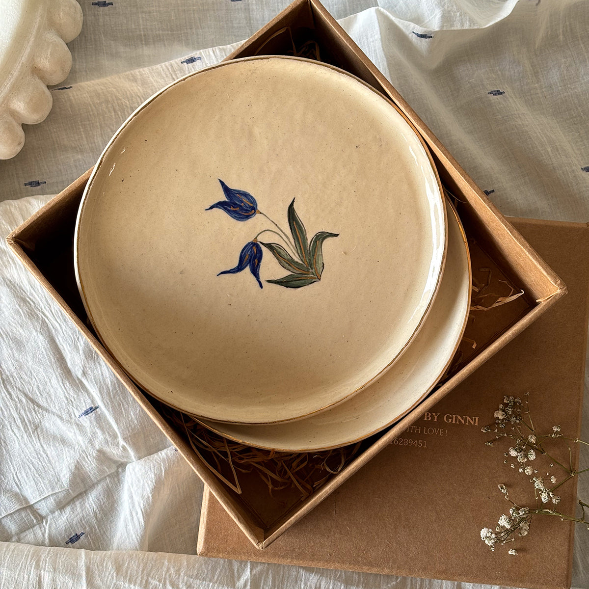 Handpainted 7" Plate | Tulip | Finished with 22 Carat Gold