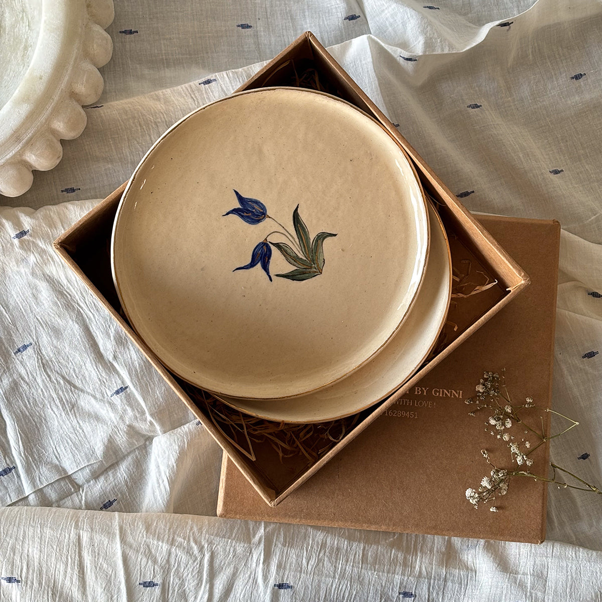 Handpainted 7" Plate | Tulip | Finished with 22 Carat Gold