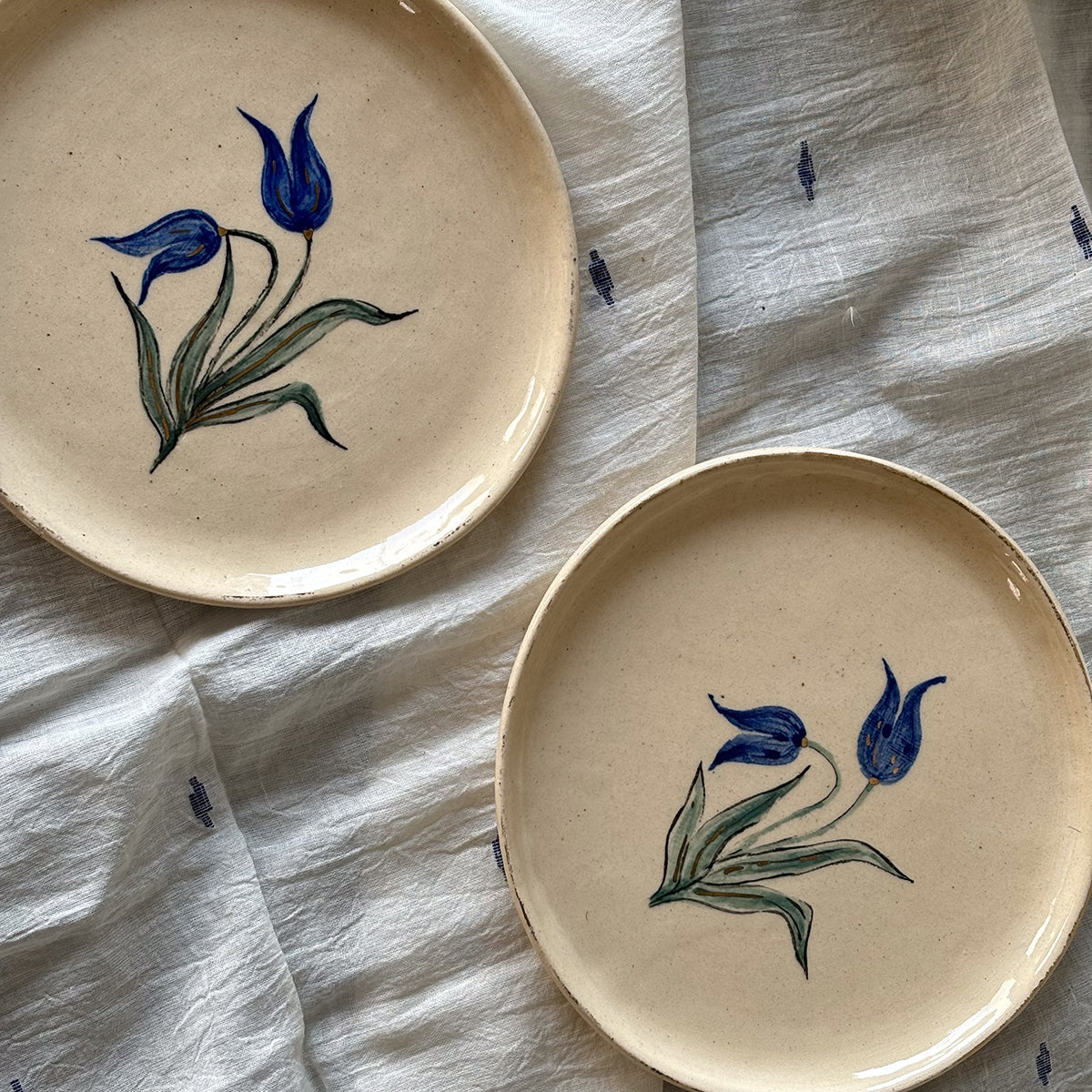 Handpainted 7" Plate | Tulip | Finished with 22 Carat Gold