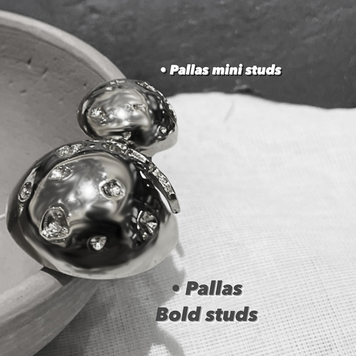 Pallas Bold Studs Chrome