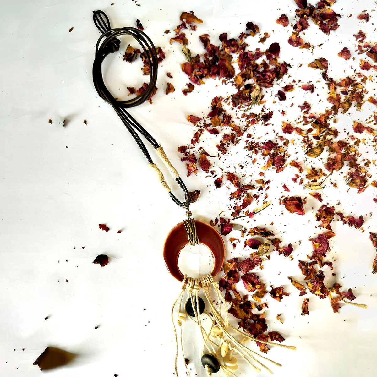 Saher Collection - Ring Shaped Pendant With Leather Cord And Beads : Red