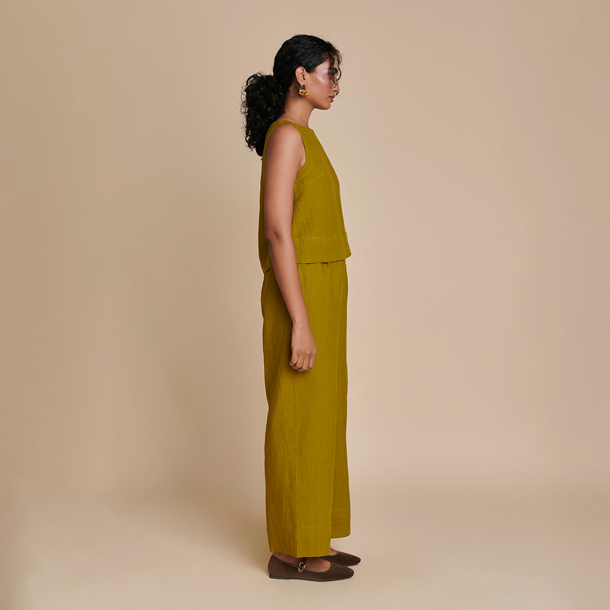 Mehendi Linen Sleeveless Top & Pyjama Set