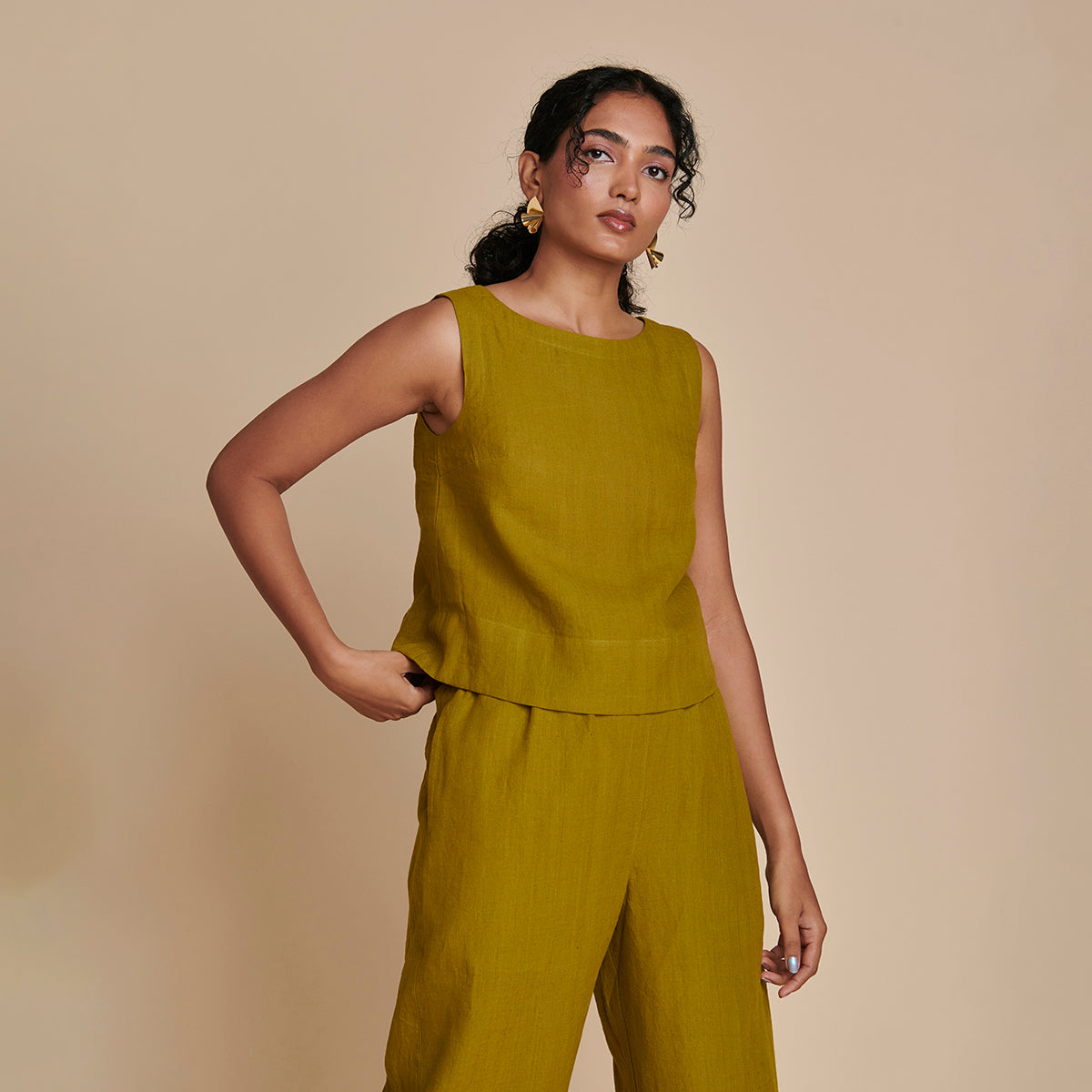 Mehendi Linen Sleeveless Top & Pyjama Set
