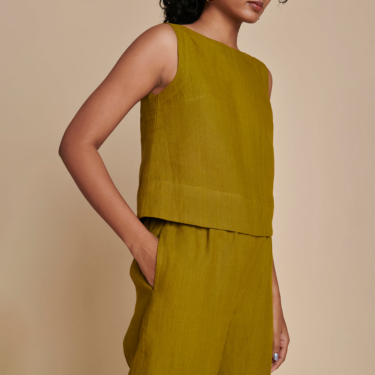 Mehendi Linen Sleeveless Top & Pyjama Set