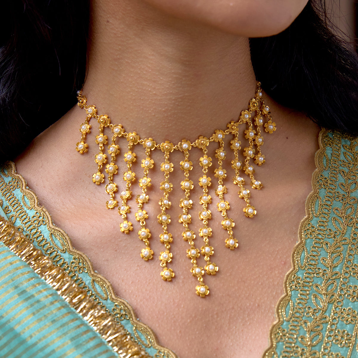 Gul Neckpiece
