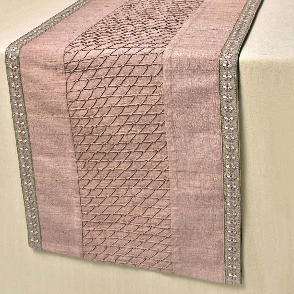 Cacao Dining Set of a Table Runner