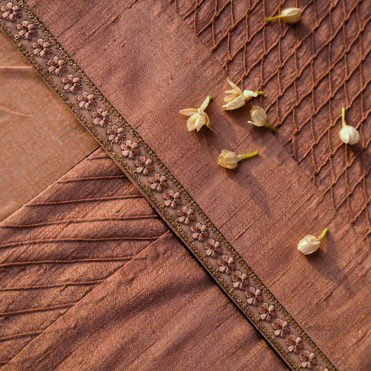 Cacao Dining Set of a Table Runner