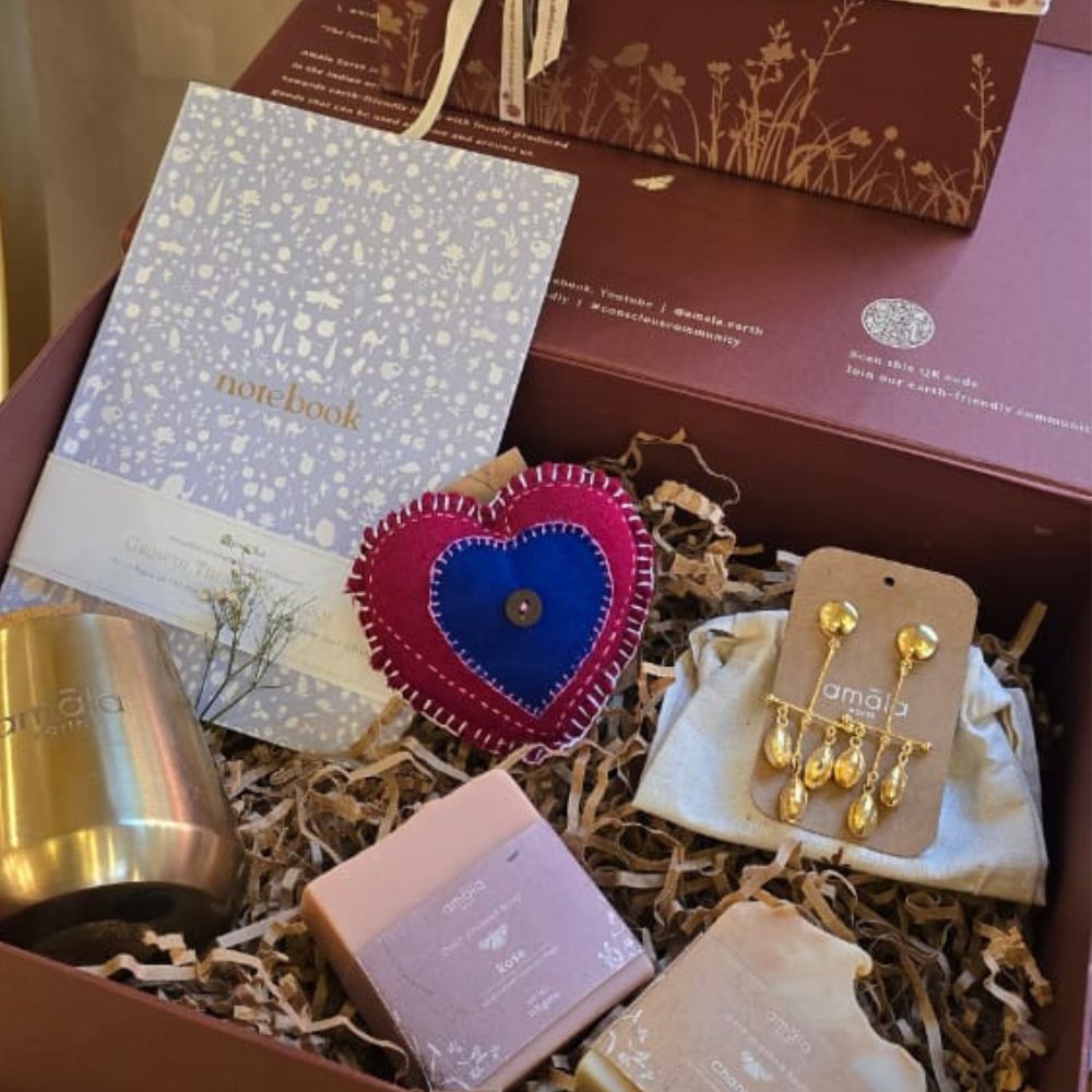 Valentine Gifting Box For Her | Pack of 6