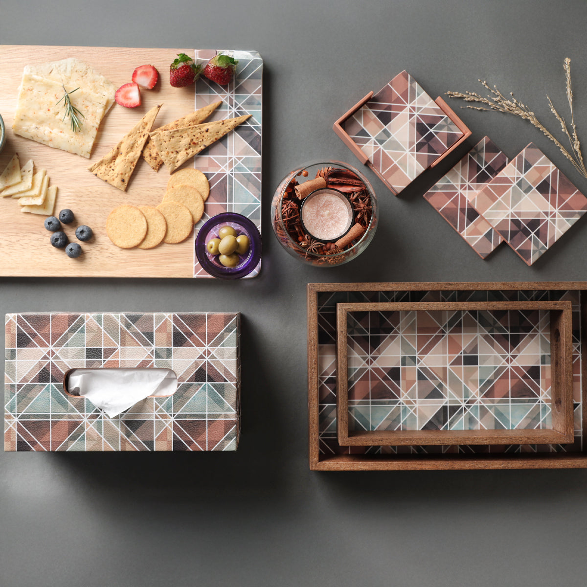 Set of Two Serving Trays in Sustainable Board