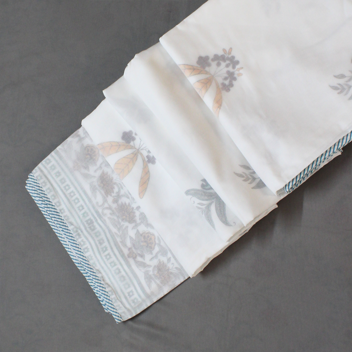 Floral Hues Muslin Dohar (Y Motif)