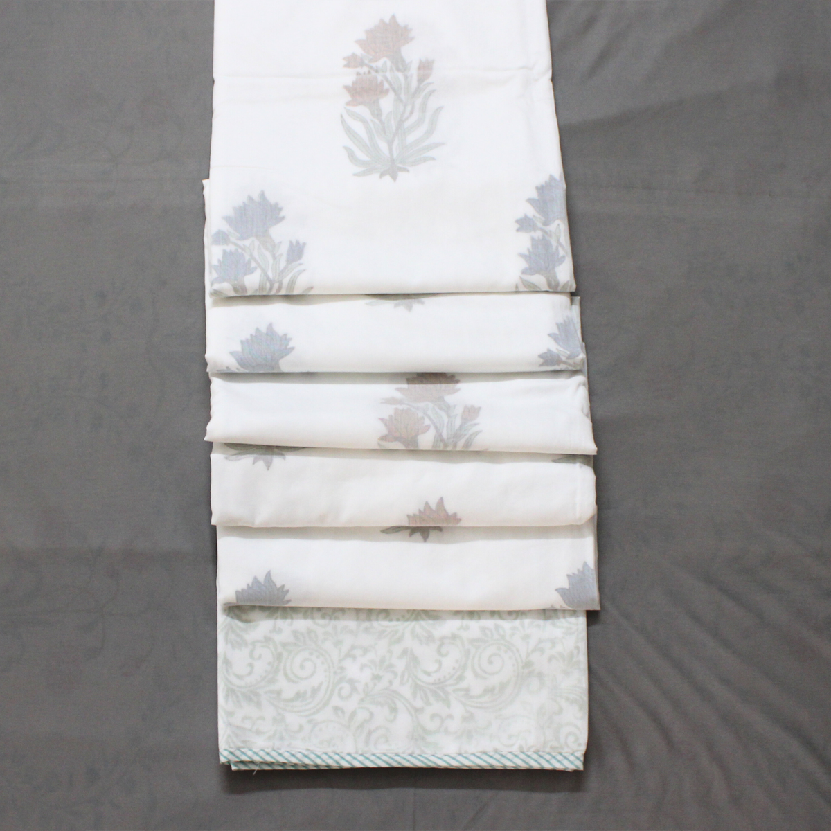 Floral Hues Muslin Dohar (Oak Petals)