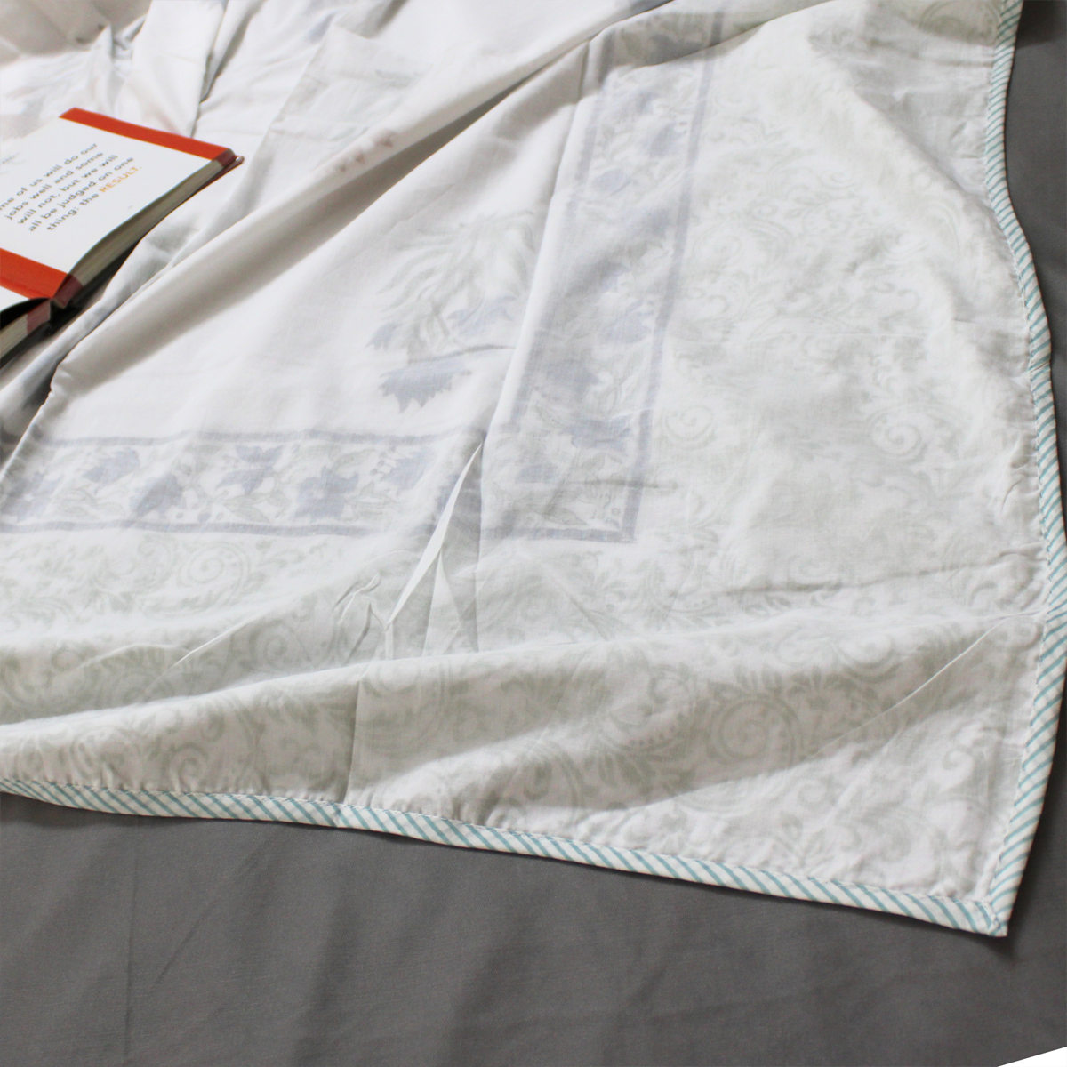 Floral Hues Muslin Dohar (Oak Petals)