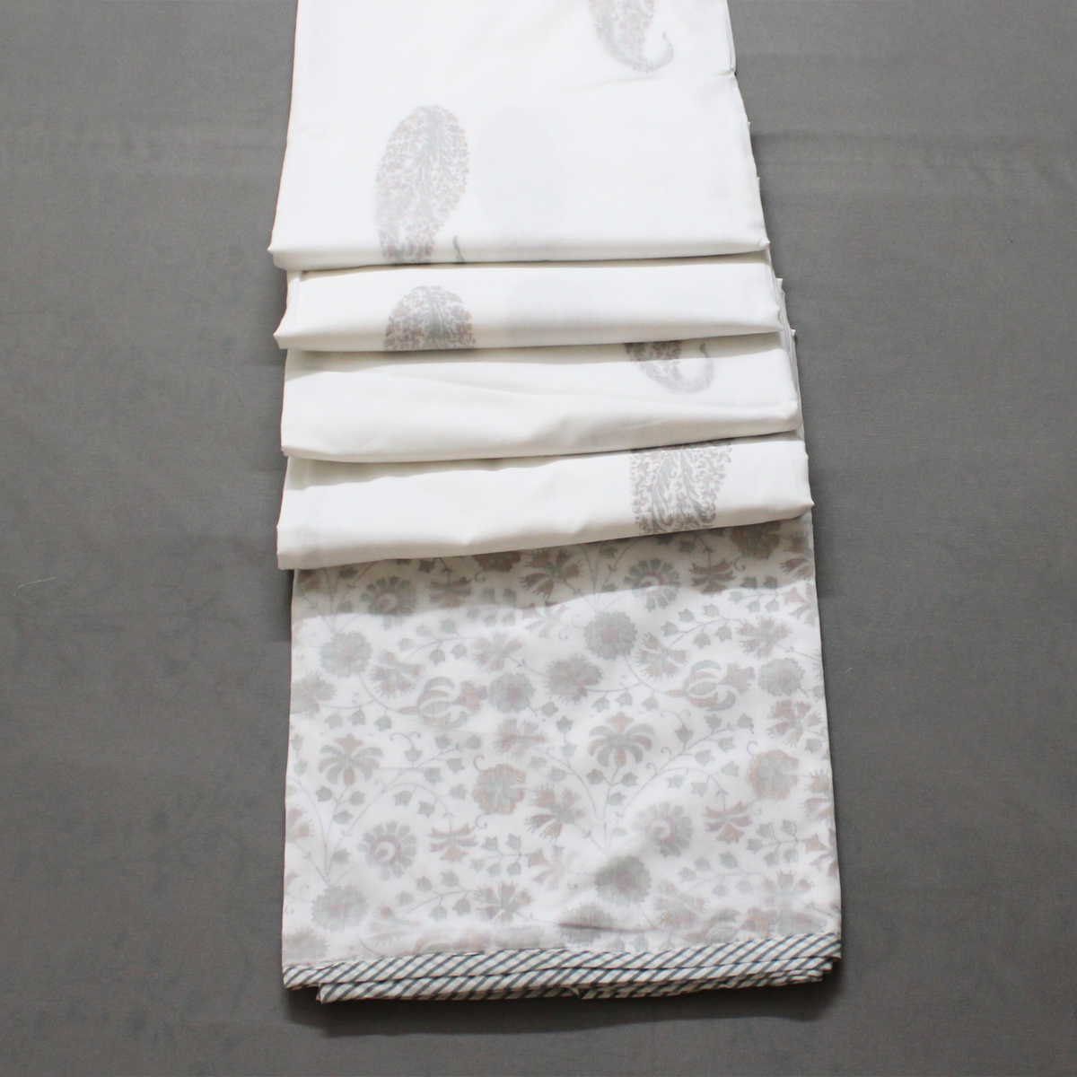 Floral Hues Muslin Dohar (Classic)