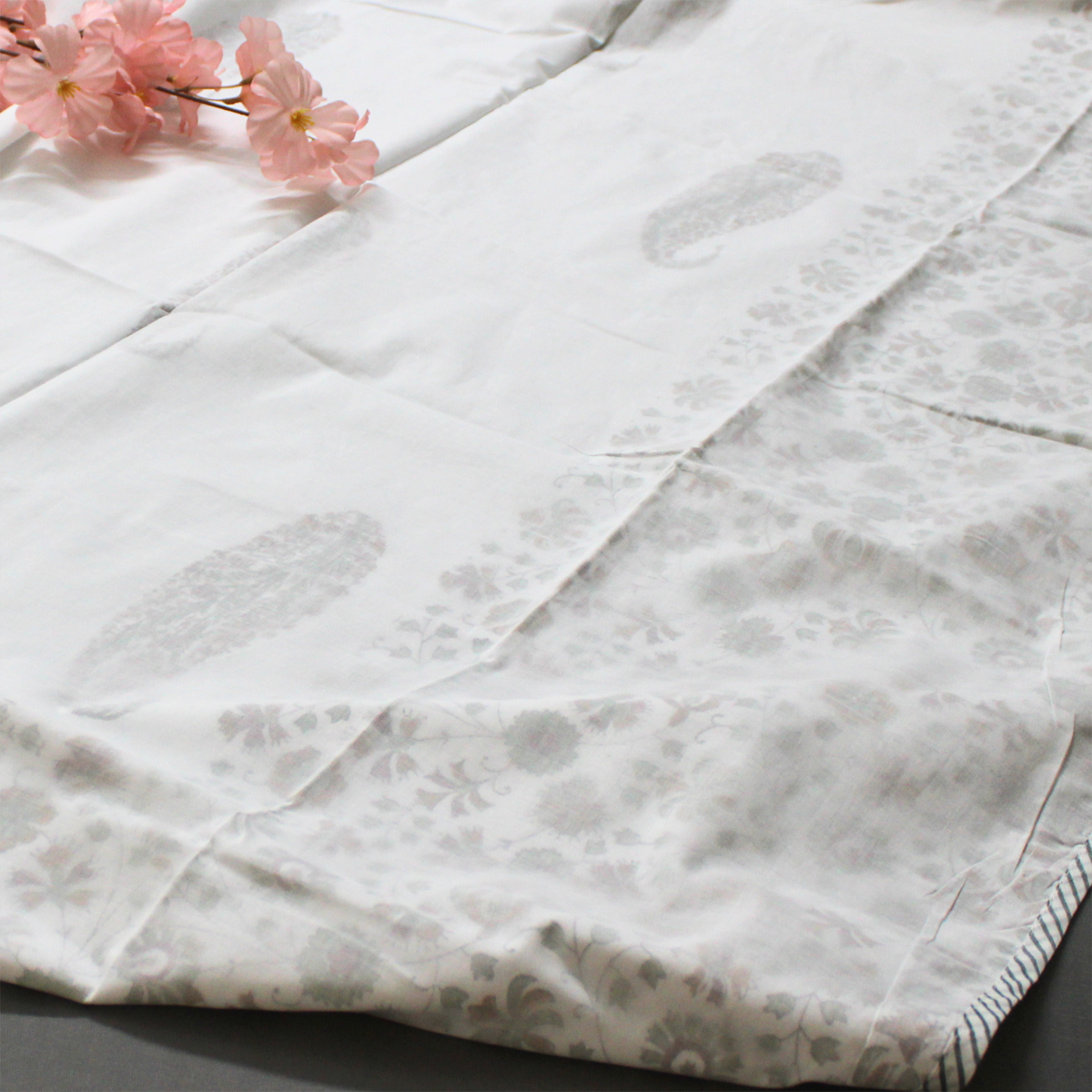 Floral Hues Muslin Dohar (Classic)