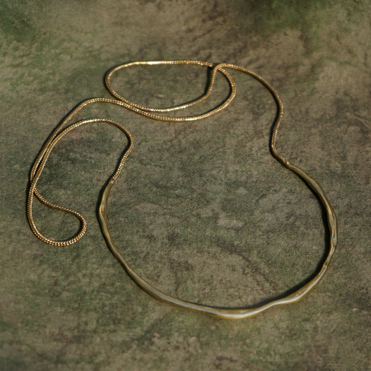 Humming Necklace - Brass
