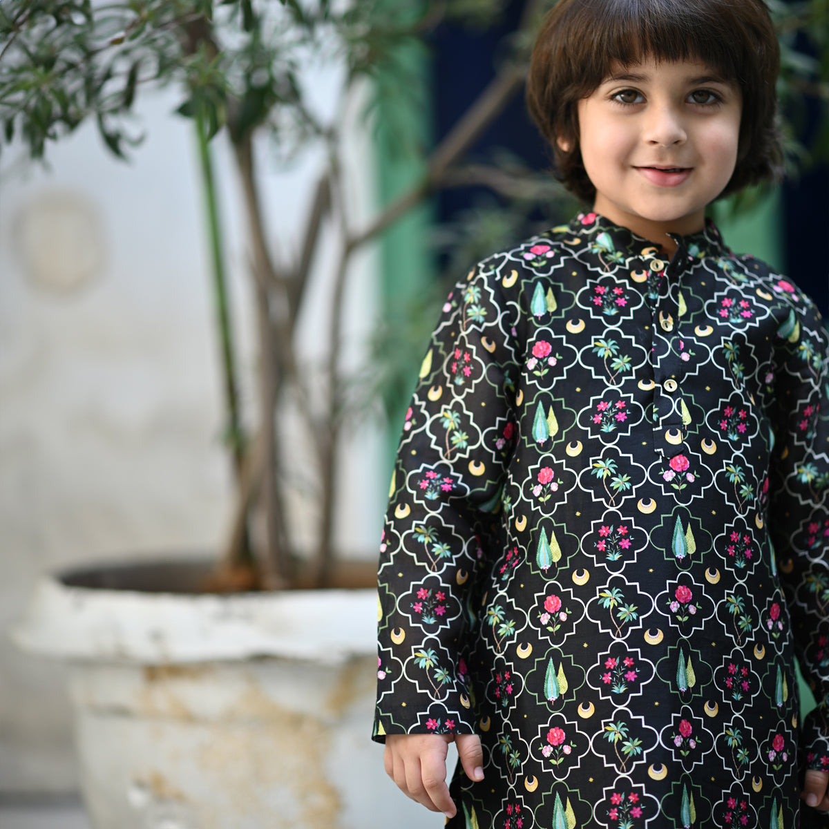 Arsh Kurta And Pyjama Set-Black Periyaar