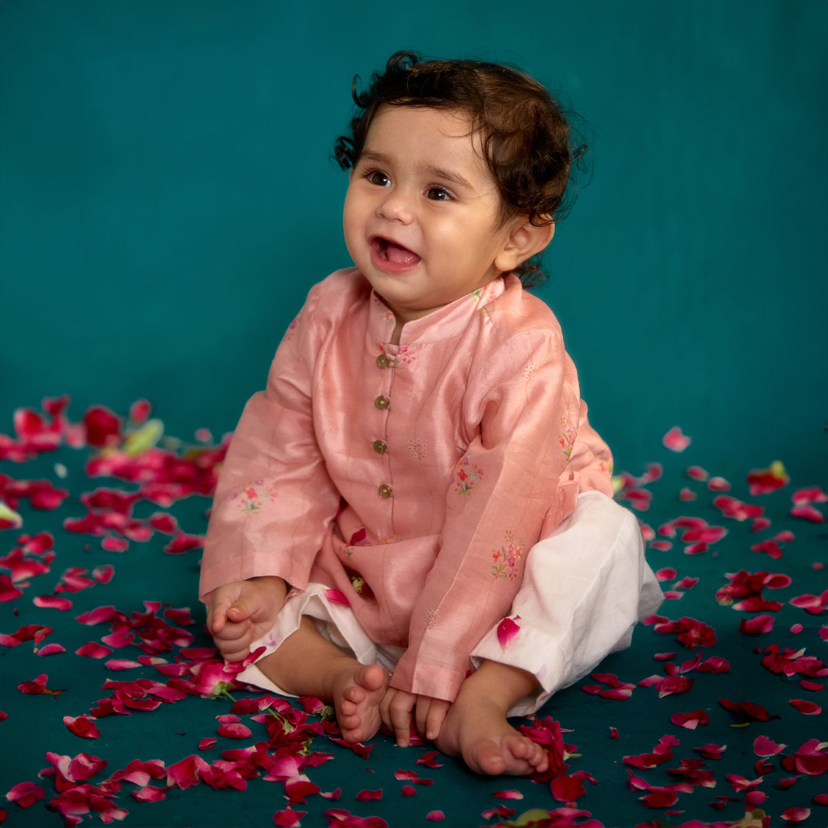 Seher Rekh Chitthi Kurta Set
