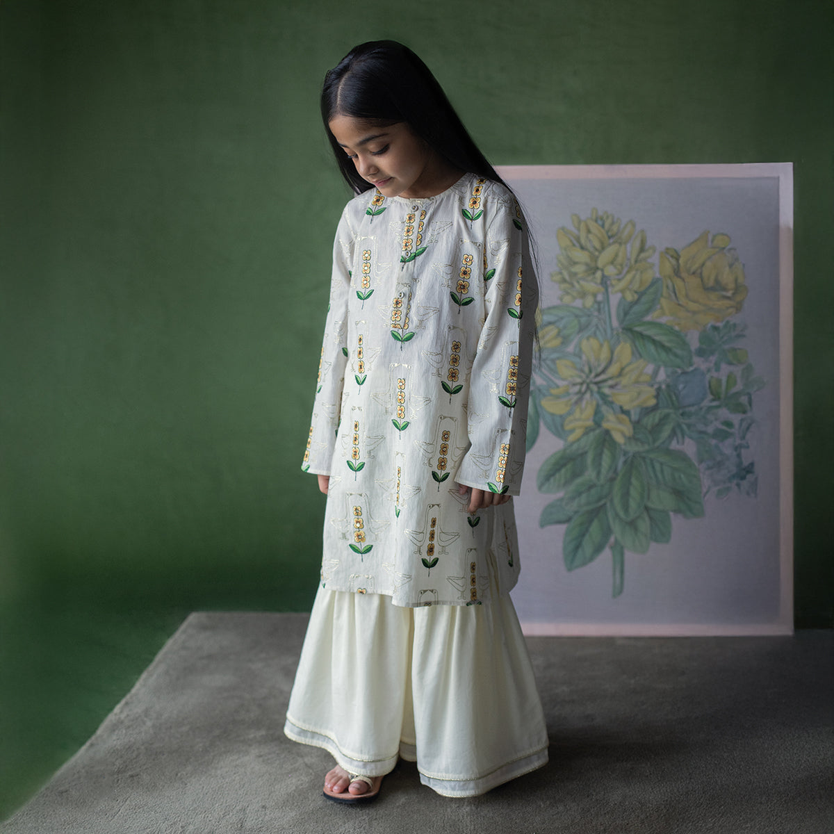 Pitonia Ivory Kameez, Sharara, dupatta set