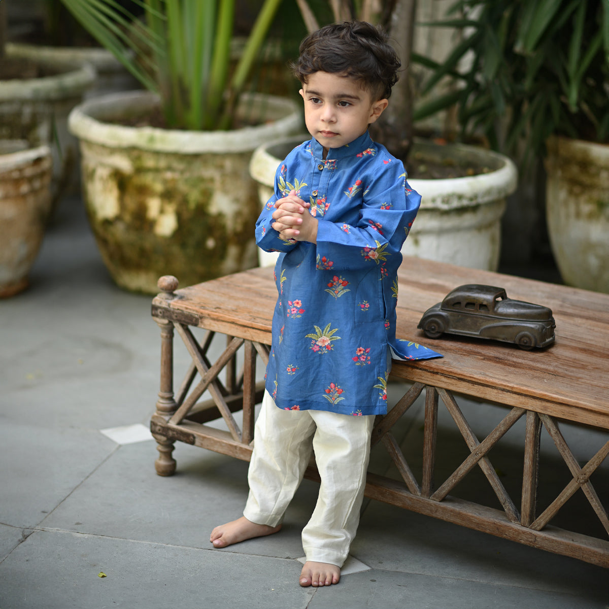 Abhimanyu Kurta And Pyjama Set- Electric Blue Anaar Bagh