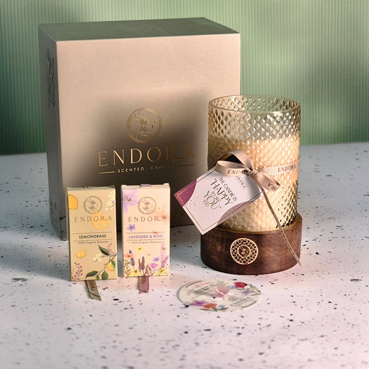 Wooden Base Diamond Cut Candle + 2 Wax Tablet