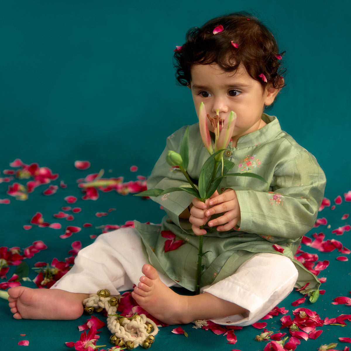 Tulsi Rekh Chitthi Kurta Set