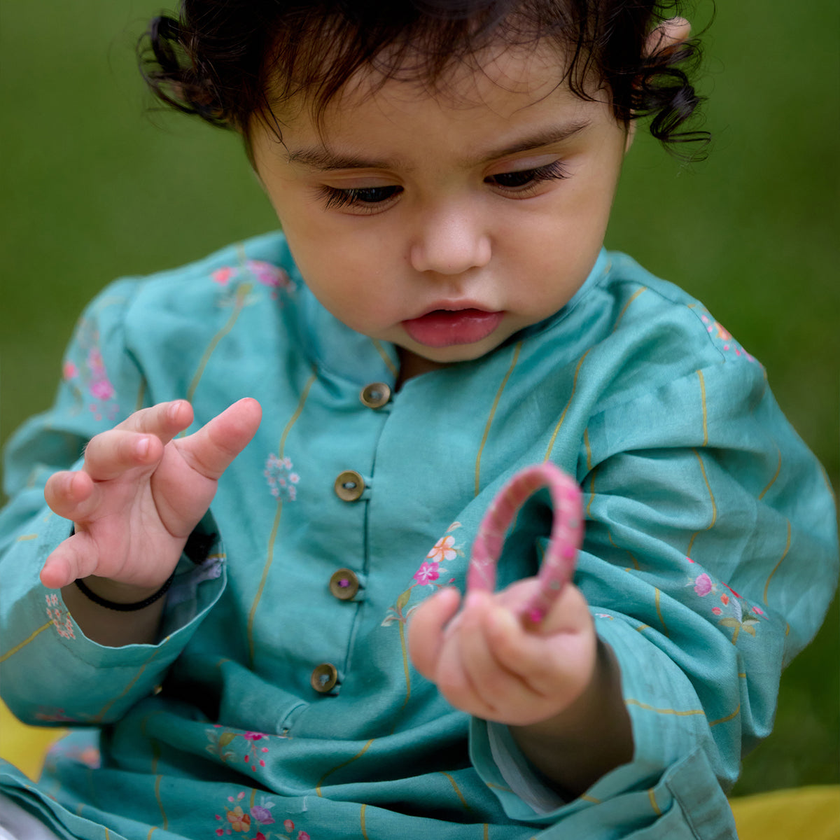 Paan Rekh Chitthi Kurta Set