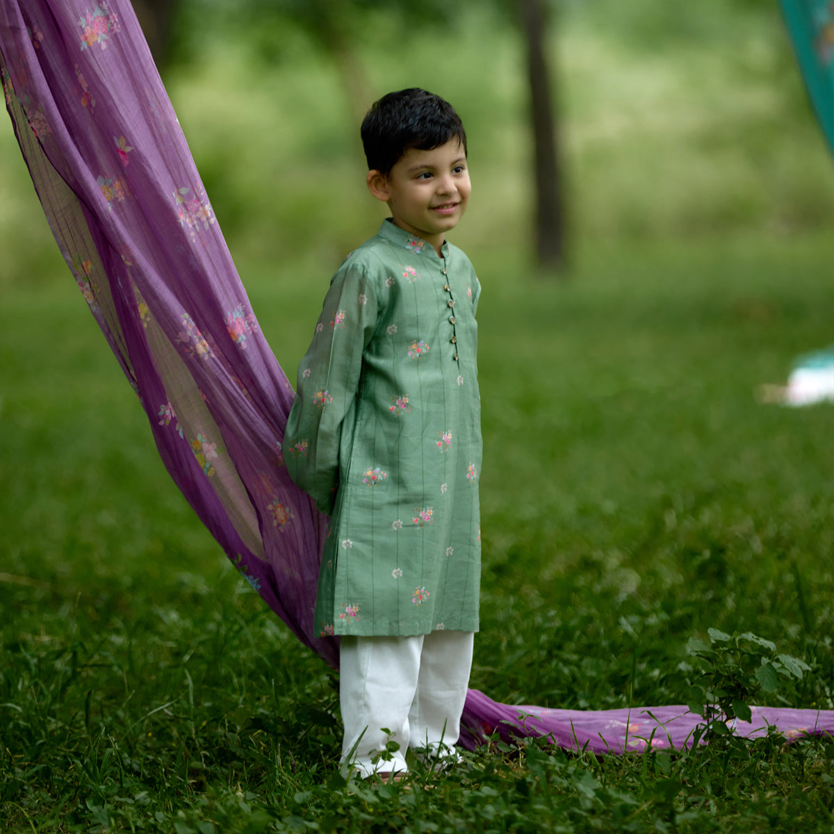 Tulsi Rekh Chitthi Kurta Set