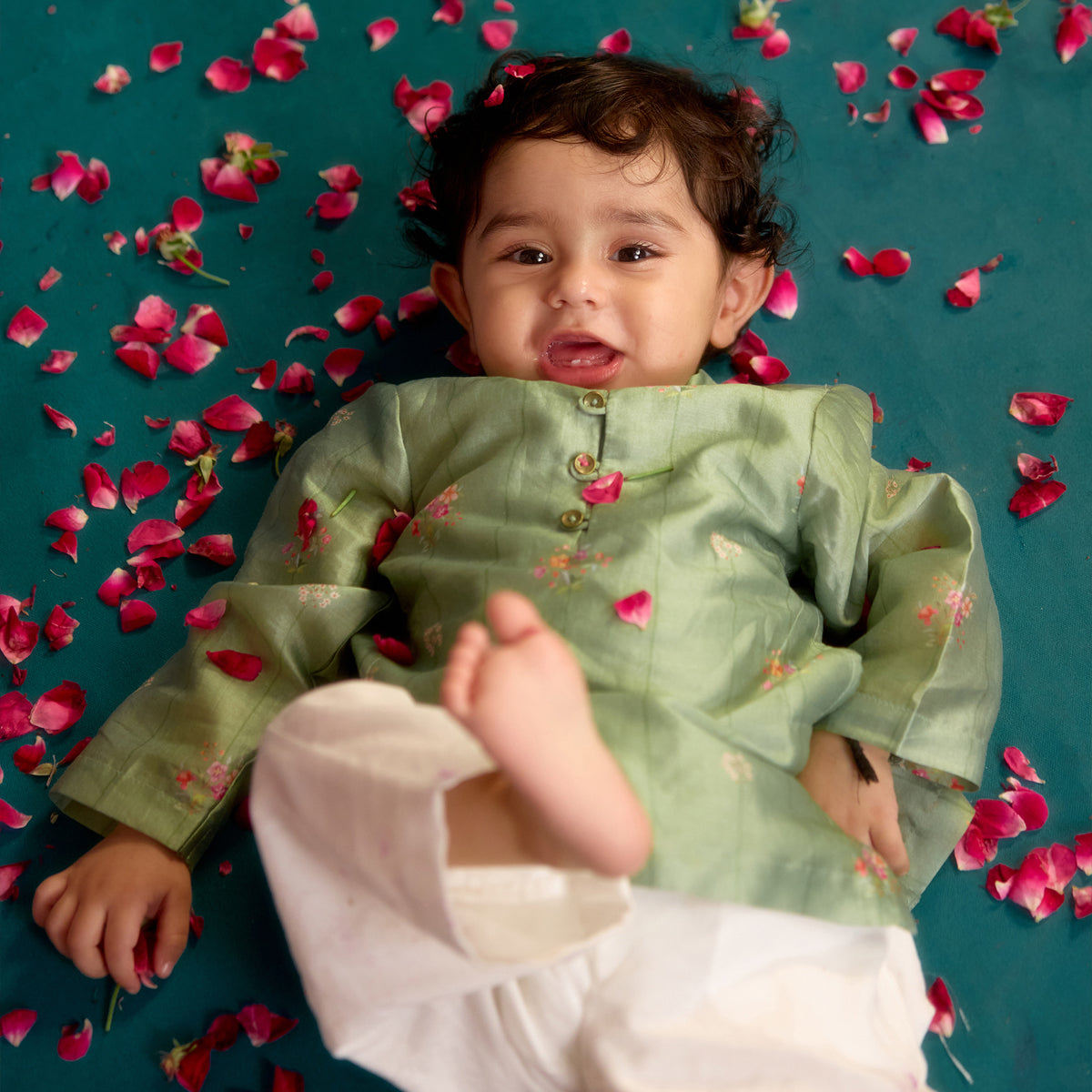 Tulsi Rekh Chitthi Kurta Set