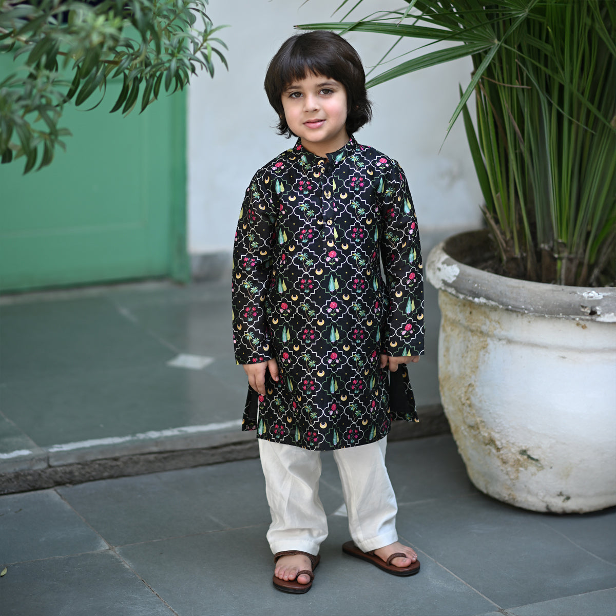 Arsh Kurta And Pyjama Set-Black Periyaar