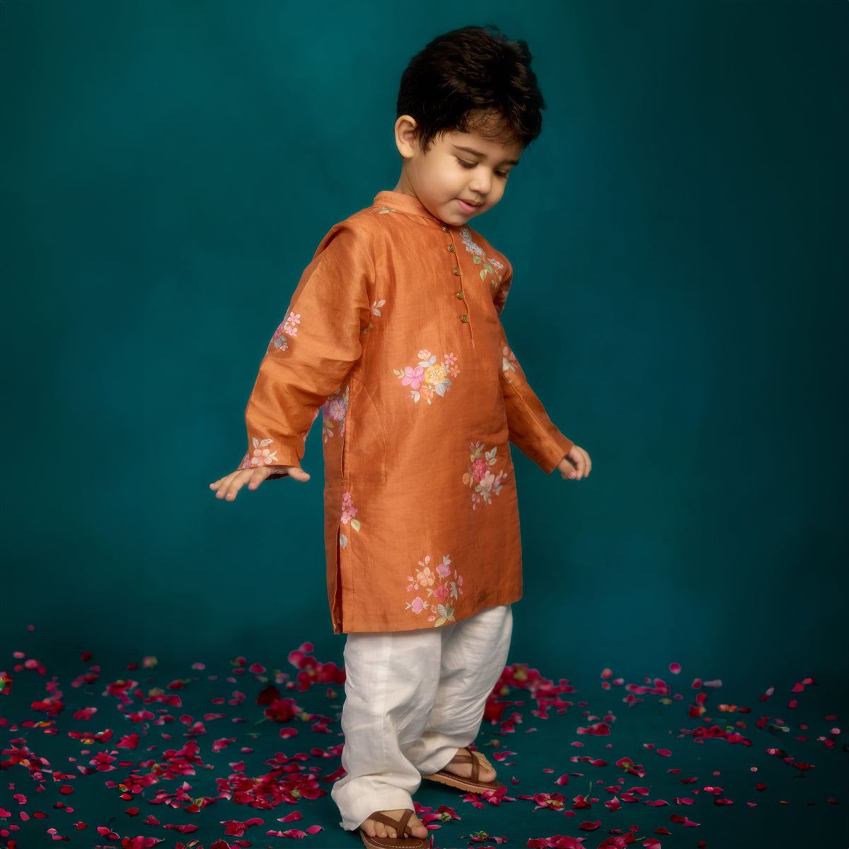 Kesar Chitthi Kurta Set